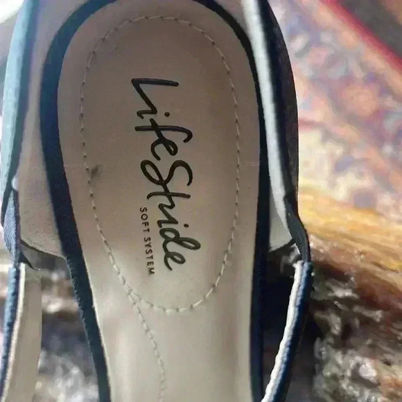 Lifestride soft system women’s size 8.5 black sandals. - Picture 3 of 9